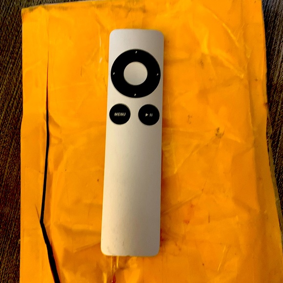 Apple IPod remote - Picture 1 of 1
